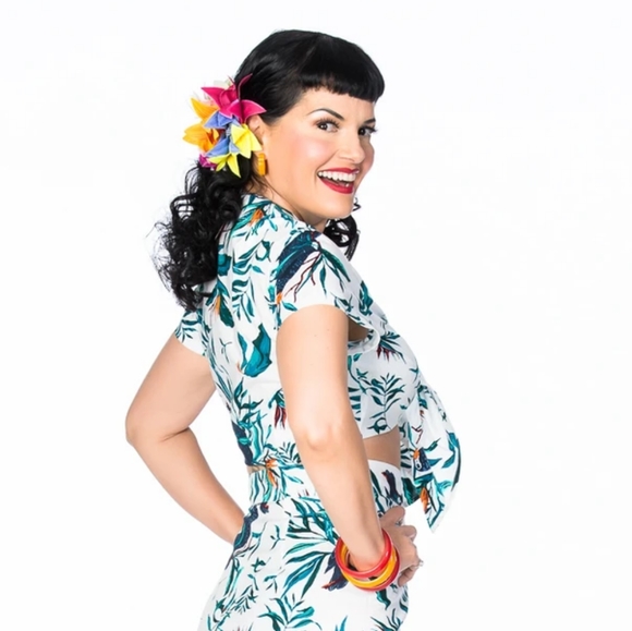 Bernie Dexter Royal Crown Tie Top in Parrot Print - Picture 3 of 15